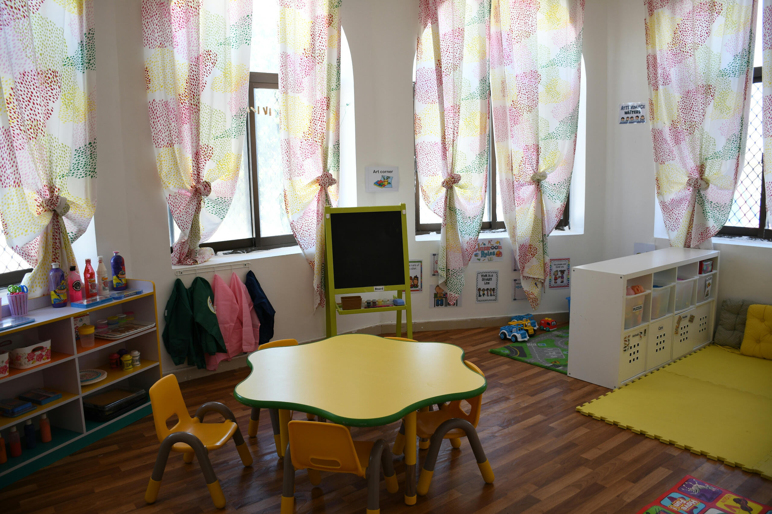 children classroom tidy